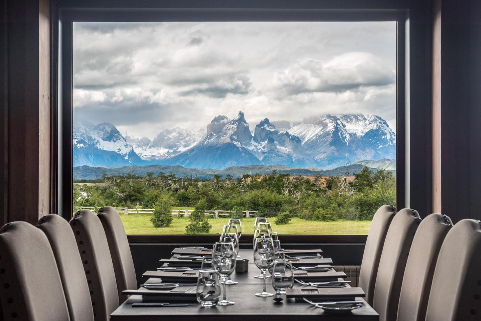 โรงแรมริโอ เซร์ราโน แอนด์ สปา Torres del Paine National Park ภายนอก รูปภาพ