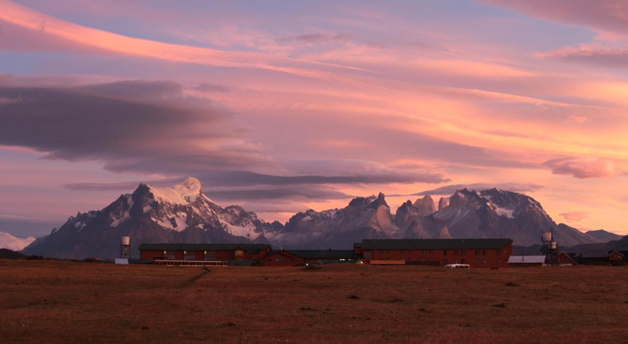 โรงแรมริโอ เซร์ราโน แอนด์ สปา Torres del Paine National Park ภายนอก รูปภาพ